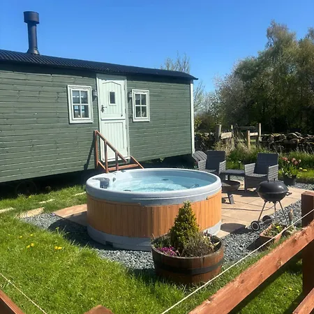 Sunset Snug - Hot Tub Hire Available Contact Host Holiday home