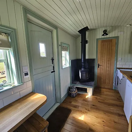 Sunset Snug - Hot Tub Hire Available Contact Host Holiday home *