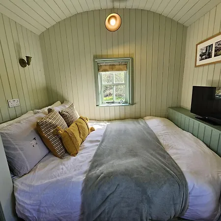 Holiday home Sunset Snug - Hot Tub Hire Available Contact Host *