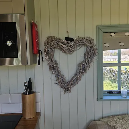 Sunset Snug - Hot Tub Hire Available Contact Host Holiday home