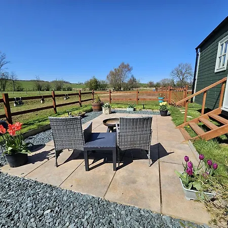 Sunset Snug - Hot Tub Hire Available Contact Host