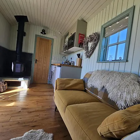 Holiday home Sunset Snug - Hot Tub Hire Available Contact Host